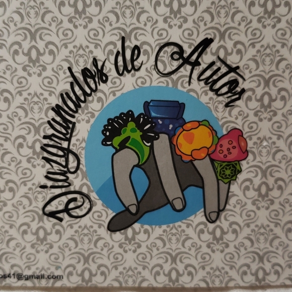 Handmade resin dice earrings - Picture 5 of 6